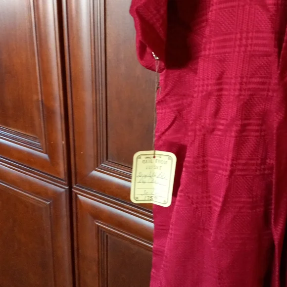 Silk Robe - Picture 3 of 4